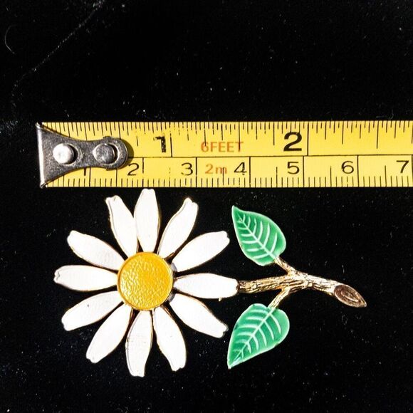 Vintage Enameled Daisy Floral Brooch Pin - Picture 5 of 5